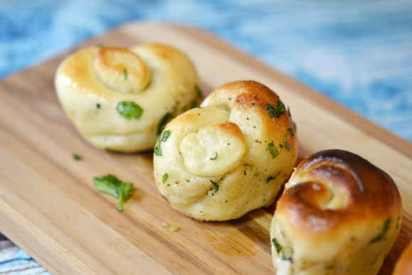 Garlic Knots - 4 Pcs